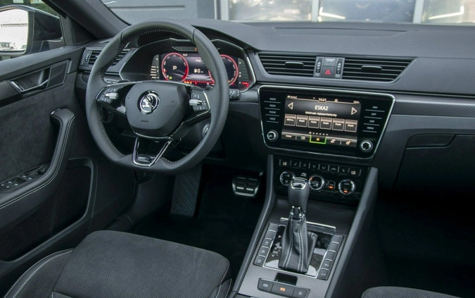 Skoda Superb cena 177900 przebieg: 5, rok produkcji 2024 z Borne Sulinowo małe 379